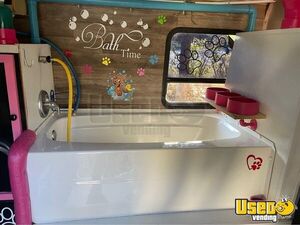 1984 Lesharo Turbo Pet Grooming Truck Pet Care / Veterinary Truck Air Conditioning New York Diesel Engine for Sale