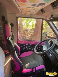 1984 Lesharo Turbo Pet Grooming Truck Pet Care / Veterinary Truck Diesel Engine New York Diesel Engine for Sale