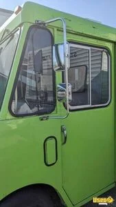 1984 P20 Kitchen Food Truck All-purpose Food Truck Chargrill Michigan Diesel Engine for Sale