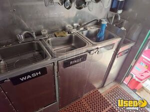 1984 P30 All-purpose Food Truck Microwave Delaware Gas Engine for Sale