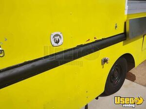 1984 P30 All-purpose Food Truck Stainless Steel Wall Covers Delaware Gas Engine for Sale