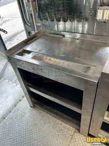 1984 P30 Food Truck All-purpose Food Truck Hot Water Heater New Jersey Gas Engine for Sale