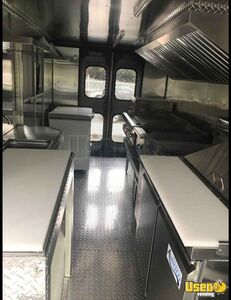 1984 P30 Kitchen Food Truck All-purpose Food Truck Concession Window New York for Sale