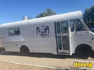 1984 P30 School Bus Food Truck All-purpose Food Truck Air Conditioning Arizona Gas Engine for Sale