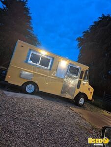 1984 P30 Step Van Food Truck All-purpose Food Truck Insulated Walls Ohio Gas Engine for Sale