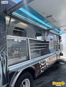 1984 P30 Van All-purpose Food Truck Floor Drains California Gas Engine for Sale