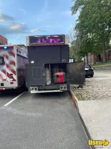 1984 P35 All-purpose Food Truck Concession Window New York Gas Engine for Sale