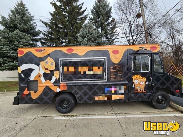 1984 Step Van Pizza Food Truck Michigan Gas Engine for Sale