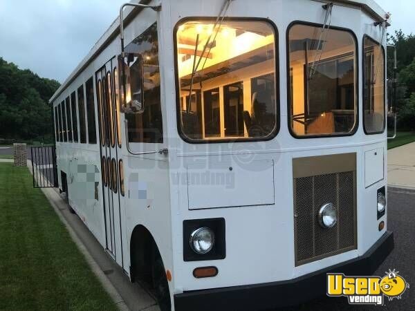 1985 Beatae Travelite Trolley Mobile Boutique Illinois Diesel Engine for Sale