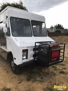 1985 P30 All-purpose Food Truck Air Conditioning California Gas Engine for Sale
