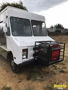 1985 P30 All-purpose Food Truck Cabinets California Gas Engine for Sale