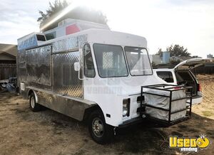 1985 P30 All-purpose Food Truck California Gas Engine for Sale