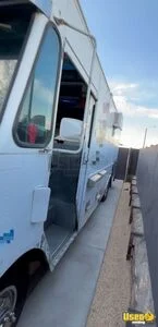 1985 P30 All-purpose Food Truck Floor Drains Texas Gas Engine for Sale