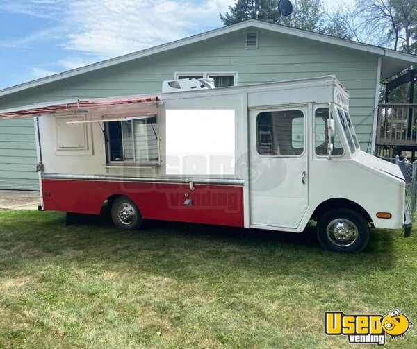 1985 P30 All-purpose Food Truck Iowa Gas Engine for Sale
