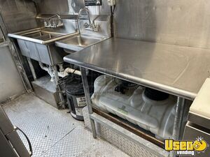 1985 P30 Food Truck All-purpose Food Truck 31 New Jersey Gas Engine for Sale