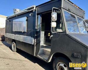 1985 P30 Food Truck All-purpose Food Truck Concession Window New Jersey Gas Engine for Sale