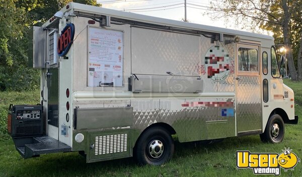 1985 P30 Kitchen Food Truck All-purpose Food Truck Rhode Island Gas Engine for Sale