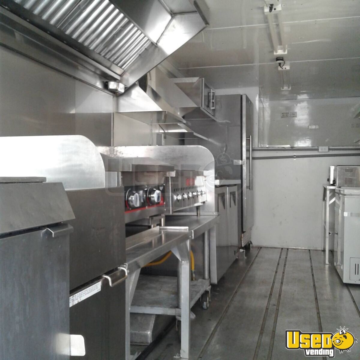 Well Equipped GMC C6000 Pizza Food Truck Mobile Food Unit for Sale