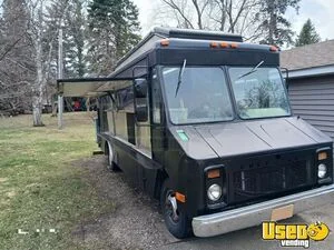 1986 P30 All-purpose Food Truck Awning Minnesota Gas Engine for Sale