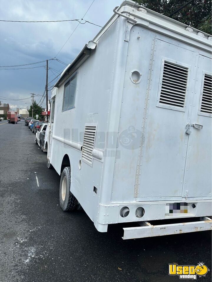 Chevrolet P30 Step Van Ice Cream Truck Mobile Dessert Unit for Sale