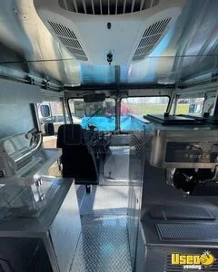 1986 P30 Ice Cream Truck Ice Cream Truck Exterior Customer Counter North Carolina Gas Engine for Sale