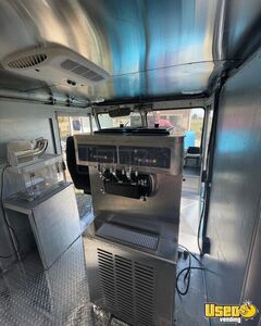1986 P30 Ice Cream Truck Ice Cream Truck Refrigerator North Carolina Gas Engine for Sale