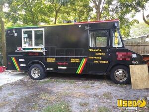 1986 P30 Kitchen Food Truck All-purpose Food Truck Exterior Customer Counter Florida Diesel Engine for Sale