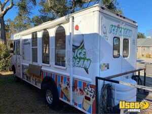 1986 P30 Soft Serve And Snowball Truck Ice Cream Truck Concession Window Mississippi Gas Engine for Sale
