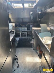 1986 P30 Step Van Food Truck All-purpose Food Truck Diamond Plated Aluminum Flooring Florida Gas Engine for Sale
