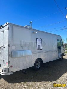 1986 P30 Step Van Kitchen Food Truck All-purpose Food Truck Stainless Steel Wall Covers Oregon for Sale