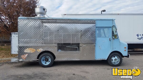 1987 20' Kitchen Food Truck All-purpose Food Truck Concession Window Pennsylvania Gas Engine for Sale