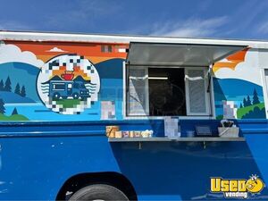 1987 Food Truck Coffee & Beverage Truck Diamond Plated Aluminum Flooring Maine Diesel Engine for Sale
