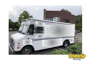 1987 P-series Grumman Work Truck All-purpose Food Truck Air Conditioning Michigan Gas Engine for Sale