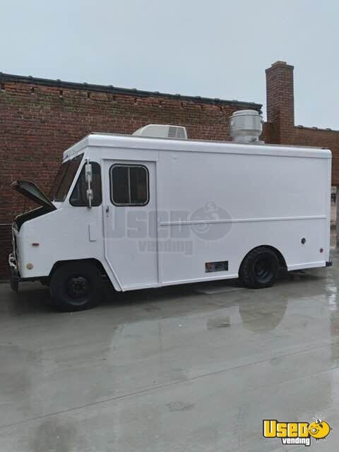 1987 P Series Step Van Kitchen Food Truck All-purpose Food Truck Pennsylvania Gas Engine for Sale