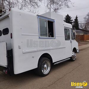 1987 P30 All-purpose Food Truck Diamond Plated Aluminum Flooring Alberta Gas Engine for Sale