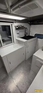 1987 P30 All-purpose Food Truck Exterior Lighting Alberta Gas Engine for Sale