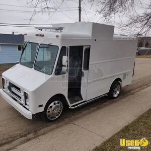 1987 P30 All-purpose Food Truck Floor Drains Alberta Gas Engine for Sale