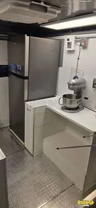 1987 P30 All-purpose Food Truck Interior Lighting Alberta Gas Engine for Sale