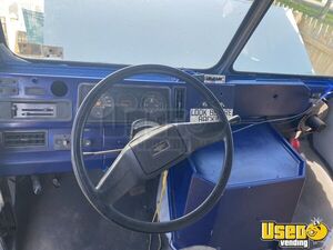 1987 P30 Ice Cream Truck 7 New Jersey Diesel Engine for Sale