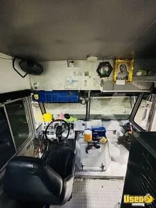 1987 P30 Ice Cream Truck Diamond Plated Aluminum Flooring Illinois Diesel Engine for Sale