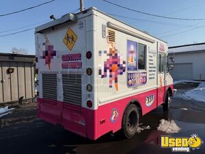 1987 P30 Ice Cream Truck Diamond Plated Aluminum Flooring Ohio Diesel Engine for Sale