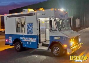 1987 P30 Ice Cream Truck Ice Cream Truck Connecticut Diesel Engine for Sale