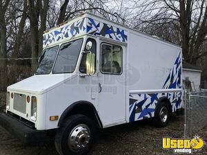 1987 P30 Step Van All-purpose Food Truck All-purpose Food Truck Air Conditioning Michigan Diesel Engine for Sale