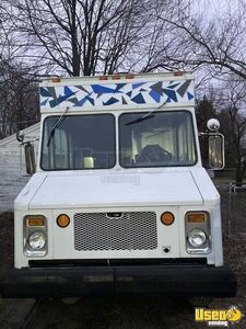 1987 P30 Step Van All-purpose Food Truck All-purpose Food Truck Cabinets Michigan Diesel Engine for Sale