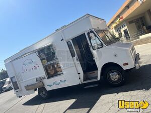 1987 P30 Step Van Beverage Truck Coffee & Beverage Truck California Gas Engine for Sale