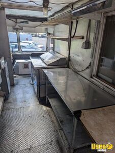 1987 P30 Step Van Food Truck All-purpose Food Truck Stainless Steel Wall Covers Oregon Gas Engine for Sale
