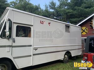 1987 P30 Step Van Kitchen Food Truck All-purpose Food Truck Concession Window Pennsylvania Gas Engine for Sale