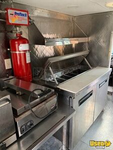 1987 P30 Step Van Kitchen Food Truck All-purpose Food Truck Propane Tank Florida Gas Engine for Sale