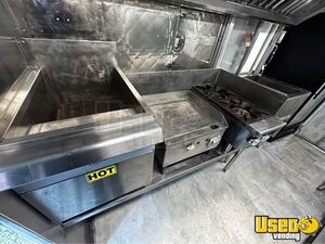 1987 P30 Step Van Kitchen Food Truck All-purpose Food Truck Stovetop New York Gas Engine for Sale