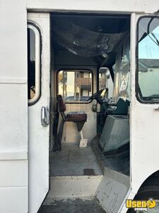 1987 P30 Taco Food Truck Floor Drains Texas Gas Engine for Sale